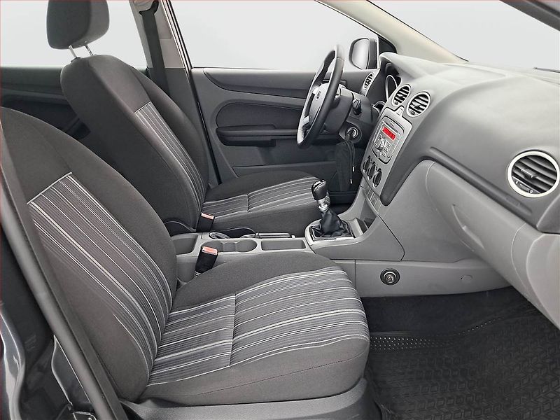 Ford Focus (2008) 2.0 TDCi, servisované - fotka 9 z 14