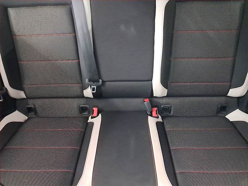 Volkswagen T-Roc (2018) Sport 2.0 TDI 4Motion - fotka 10 z 22