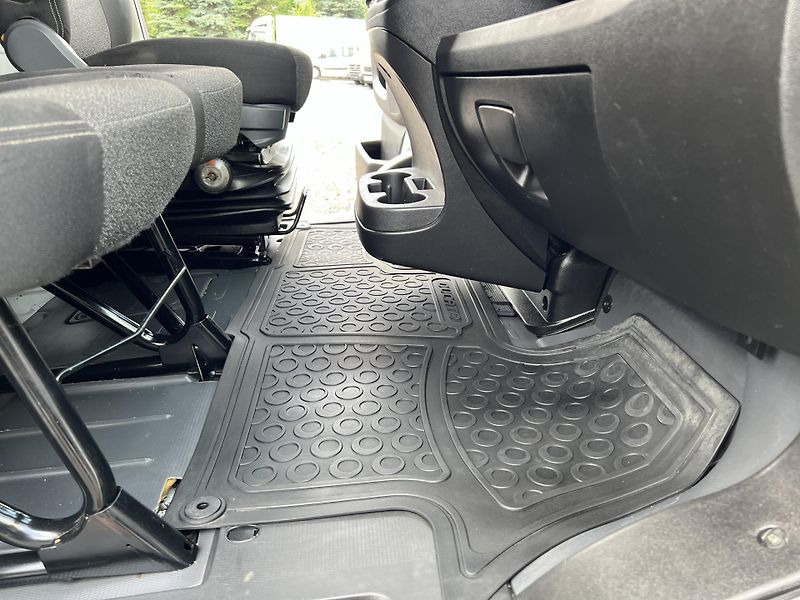 Fiat Ducato 2.3,130kw,8p,čelo,měchy,1.maj. - fotka 27 z 40