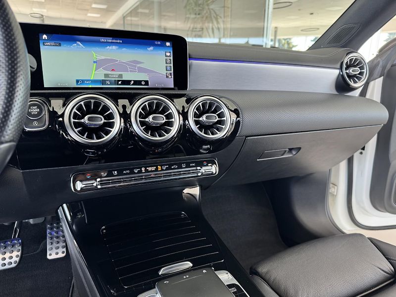 Mercedes-Benz CLA 200 Aut 120kW*AMG*MAX.VÝB*360K - fotka 20 z 36