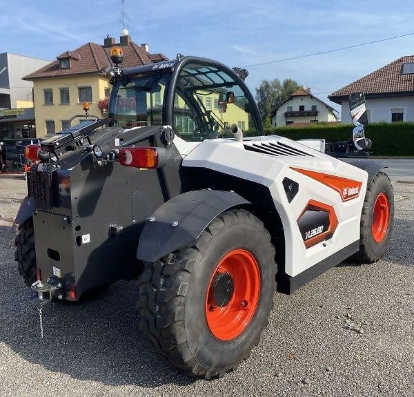 Bobcat (2024) 2.6t / 6m DEMO manipulátor  - fotka 4 z 10