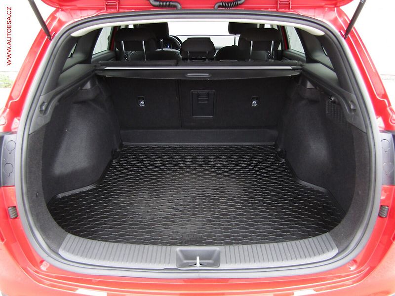 Hyundai i30 (2023) 1.0 T-GDi, ČR, AC, tempo - fotka 7 z 20