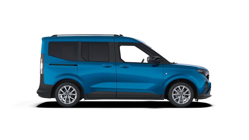 Ford Tourneo Courier (2026) Titanium, Tourneo, 1.0 EcoBoos - fotka 2 z 9