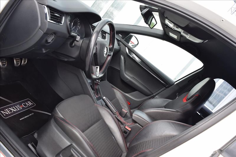Škoda Octavia 2,0 TDI 135KW RS PO ROZVODECH - fotka 15 z 50