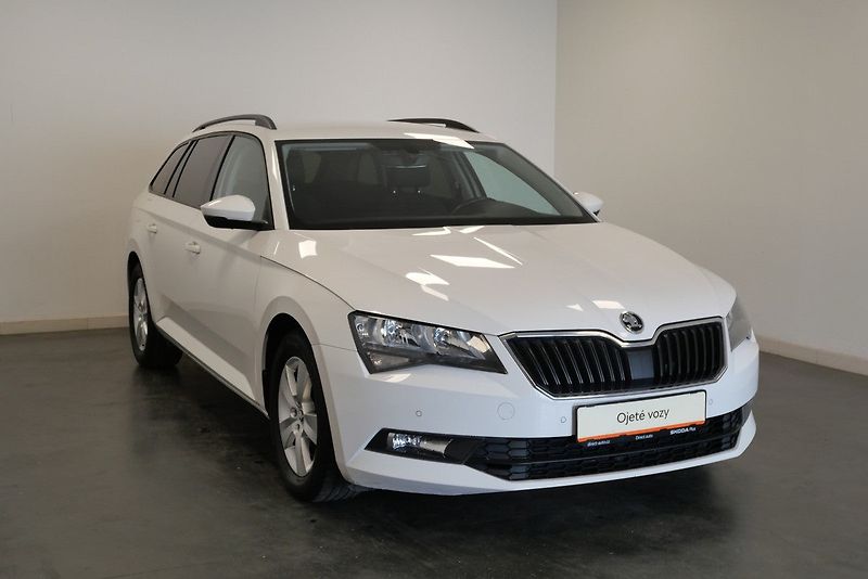 Škoda Superb - fotka 8 z 24
