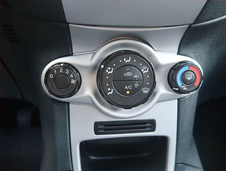 Ford Fiesta (2011) 1.25, ČR,1.maj, Serv.kniha - fotka 18 z 18