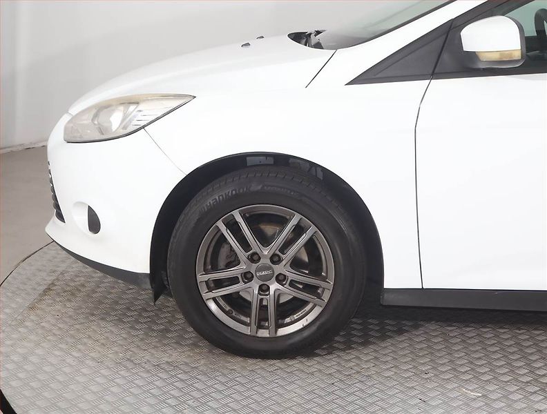 Ford Focus (2013) 1.6 TDCI, nová STK - fotka 14 z 14