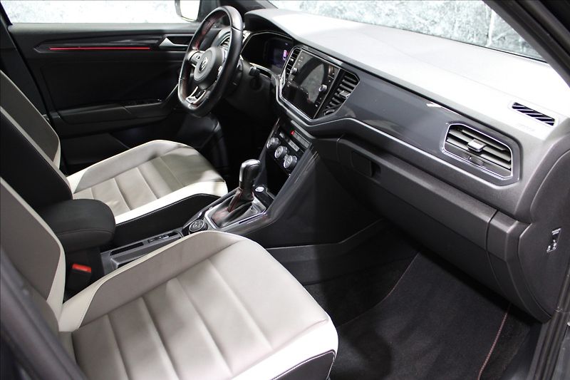 Volkswagen T-Roc 2,0 TDI 4motion Highline 1.maj - fotka 11 z 35