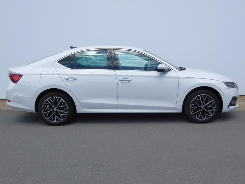 Škoda Octavia (2023) Style Plus 1,5 TSI 110KW - fotka 3 z 30