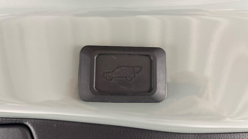 Toyota RAV4 2.5 Hybrid AUT 4WD Adventure - fotka 20 z 30