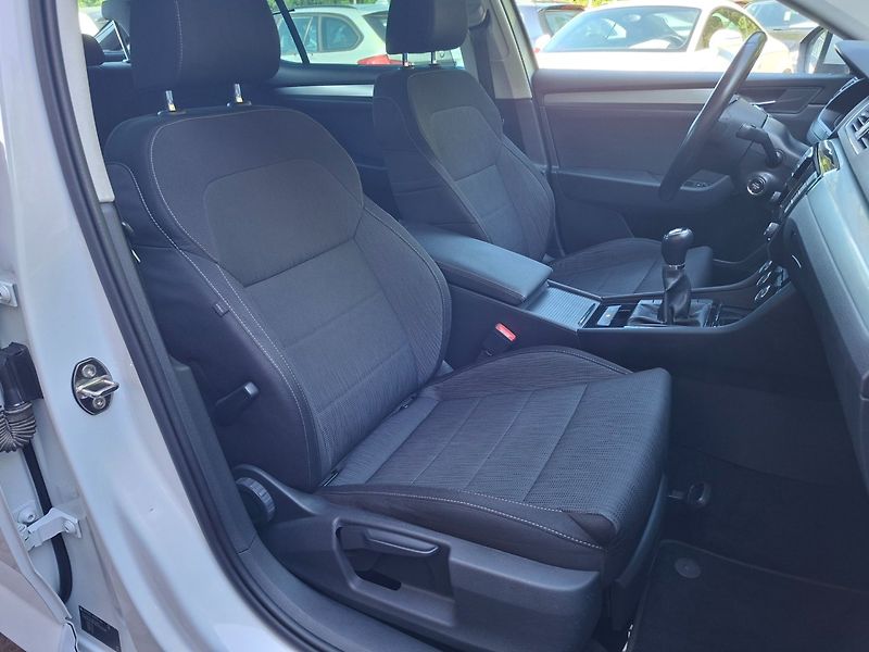 Škoda Superb (2015) 2.0TDI 110kW MAN -NEHAVAROVÁNO - fotka 24 z 47