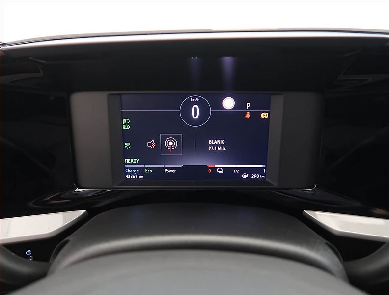 Opel Mokka (2022) Electric 50 kWh, SoH 99% - fotka 11 z 24