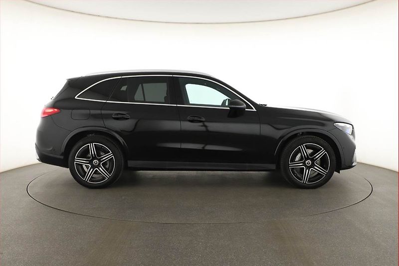 Mercedes-Benz GLC (2025) 220 d 4MATIC, AMG Line, HUD - fotka 6 z 29