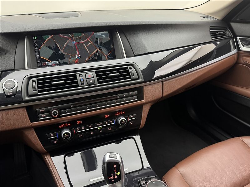 BMW Řada 5 2,0 4X4 KŮŽE SERVIS KAMERA ČR - fotka 14 z 38