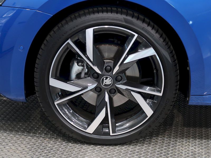 Škoda Octavia (2025) SPORTLINE 2.0TDI 110KW LED MAT - fotka 12 z 43
