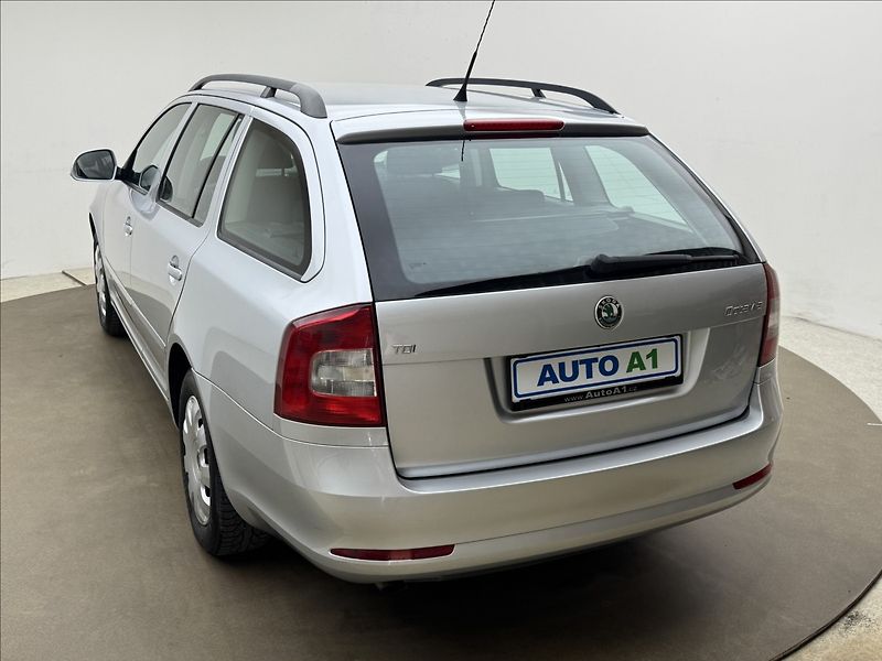 Škoda Octavia 1,6 TDi 77kW KLIMATIZACE SWING - fotka 6 z 24
