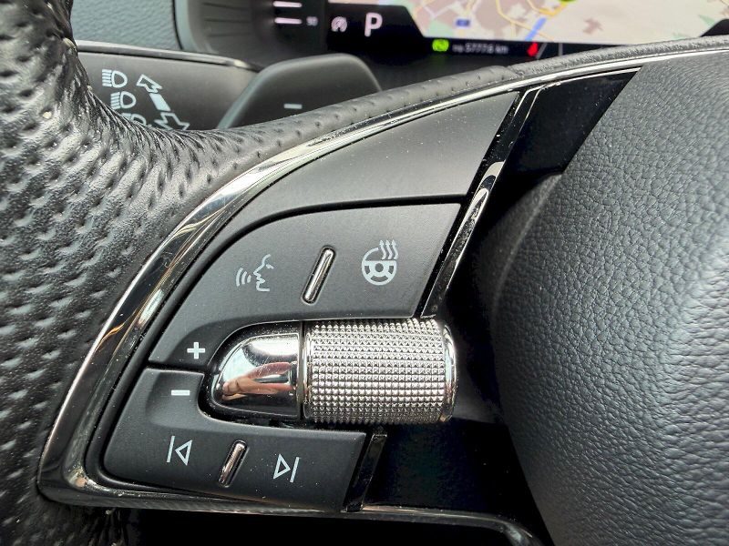 Škoda Karoq (2023) 2.0 TSI 140kW DSG SportLine - fotka 11 z 35