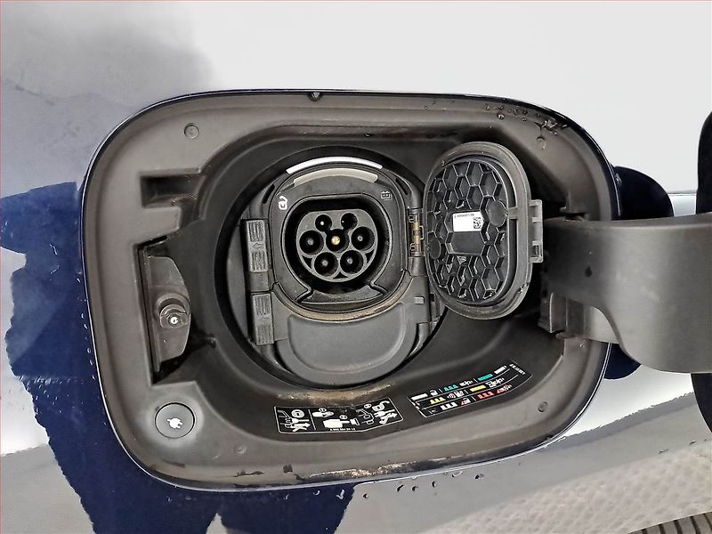 Mercedes-Benz EQC (2022) 400 4MATIC, SoH 96% - fotka 17 z 20