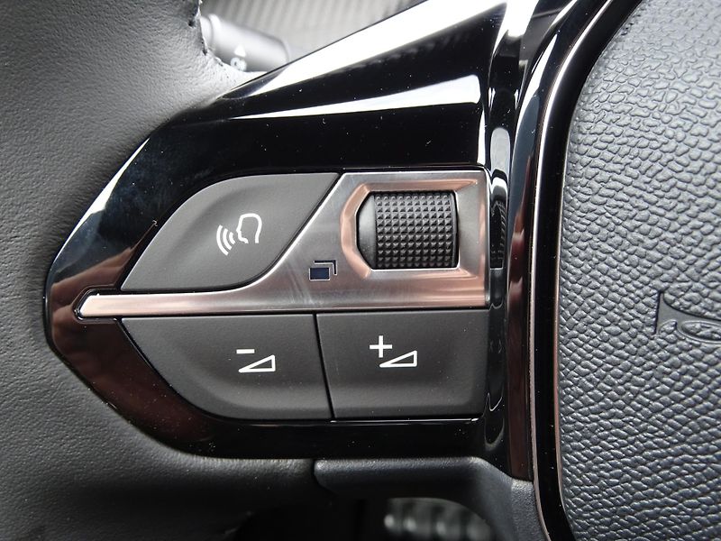 Peugeot 2008 (2026) ALLURE Turbo 100k MAN6 - fotka 25 z 43