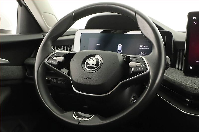 Škoda Superb (2024) Ambition 2.0 TDI - fotka 26 z 27