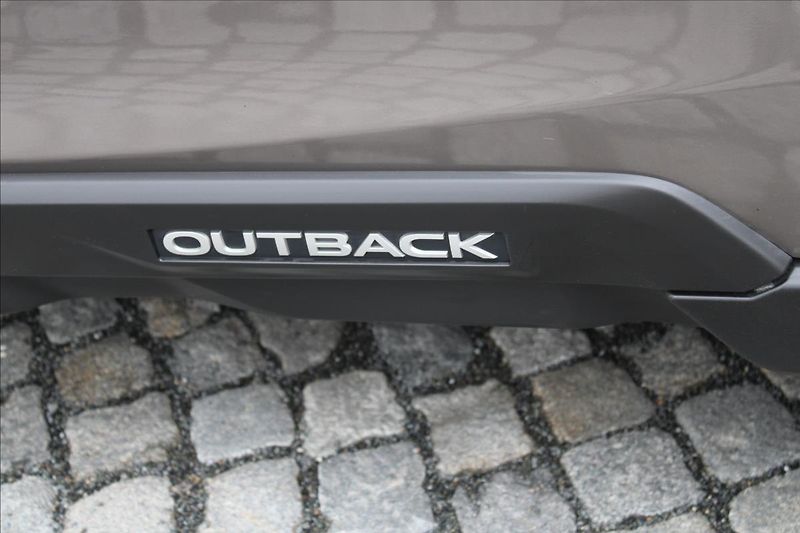 Subaru Outback 2.5i AWD / Touring / DPH / CZ - fotka 38 z 41