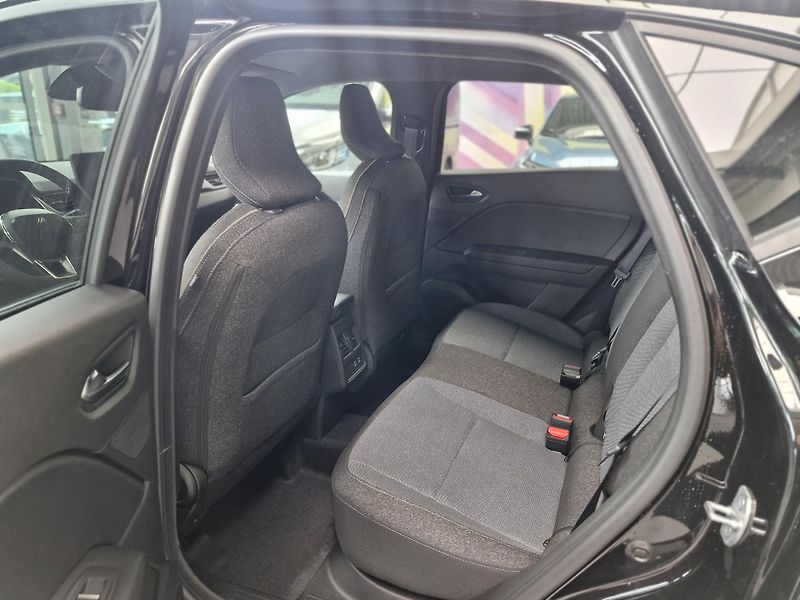 Renault Captur (2026) techno E-Tech full hybrid 160 - fotka 6 z 6