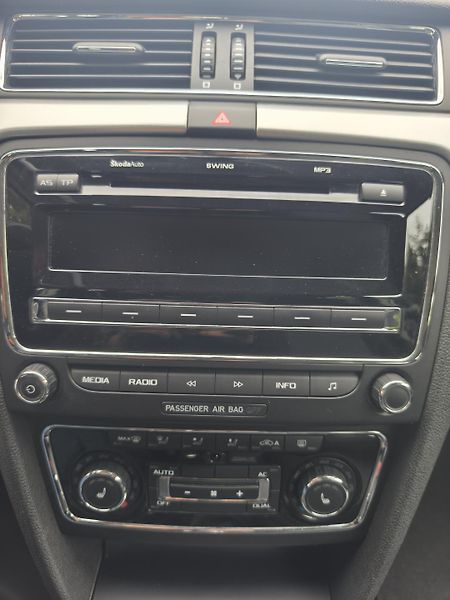 Škoda Superb 2.0 tdi Ambition - fotka 26 z 26