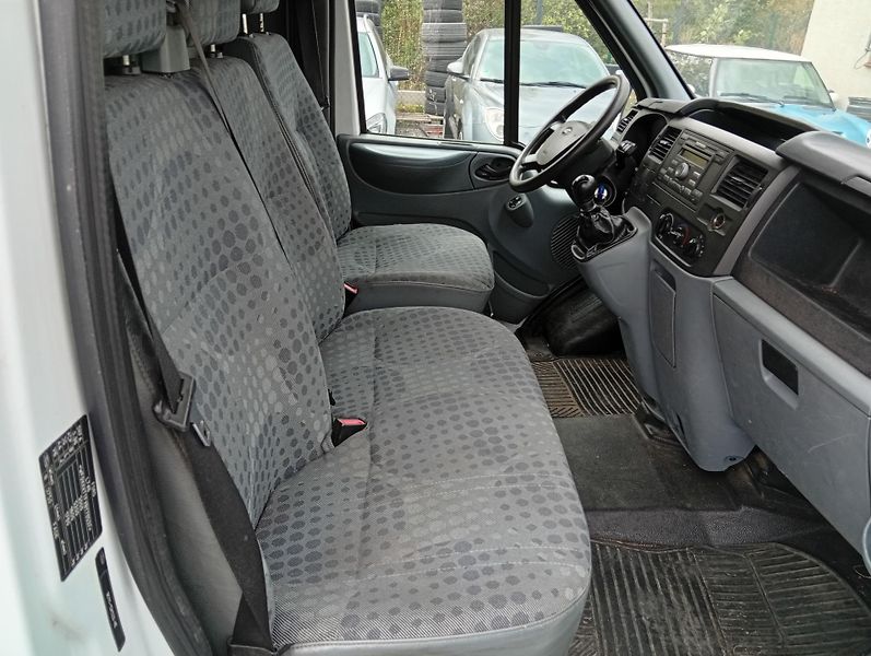 Ford Transit 2.2 TDCI T300 115 - fotka 6 z 17
