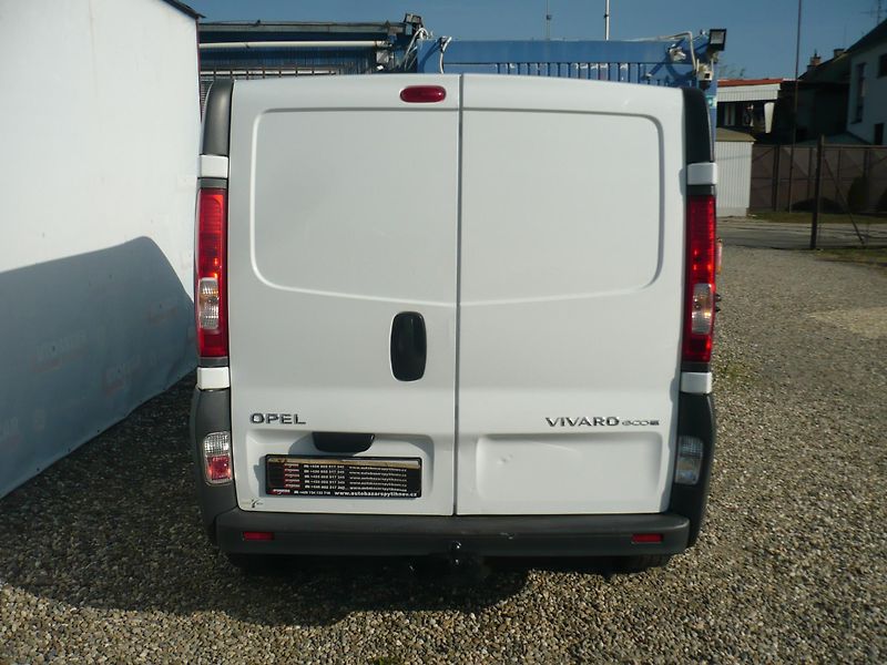 Opel Vivaro 2.0DCI L1H1 Klima - fotka 9 z 24