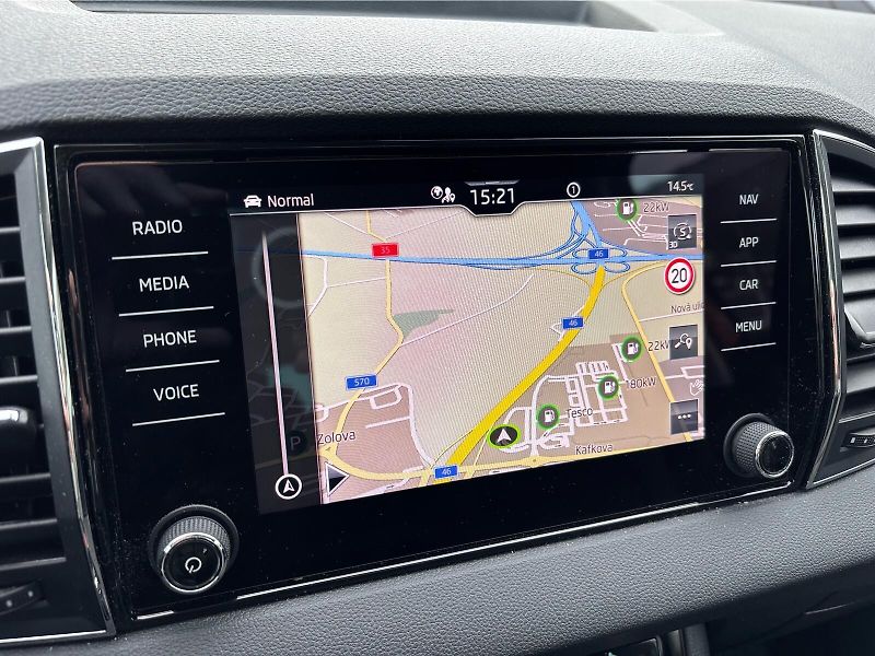 Škoda Karoq 2,0 TDI 110 kW TOP SELECTION D - fotka 16 z 30