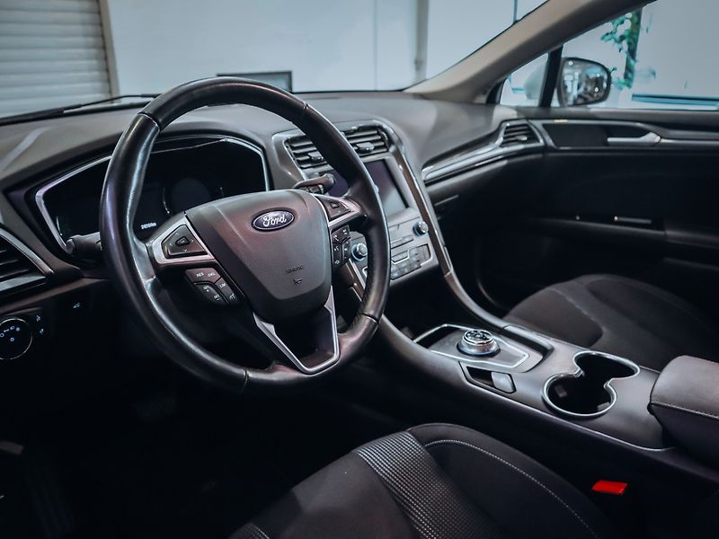 Ford Mondeo 2.0 TDCi Titanium 140kW - fotka 11 z 31