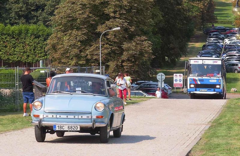Další ročník již tradiční akce Veterán Bus Kříž přitahoval pozornost návštěvníků.