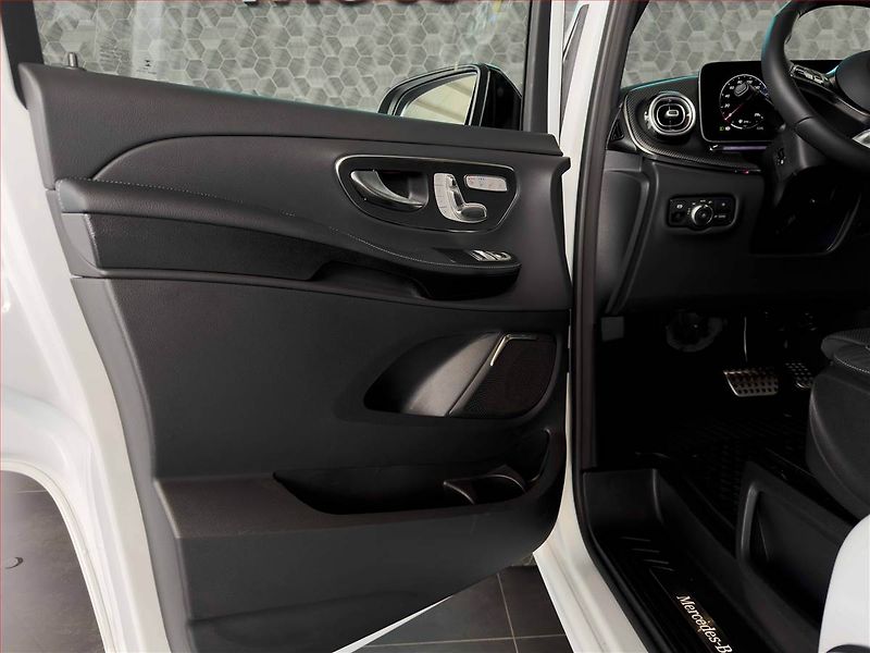 Mercedes-Benz Třídy V (2025) 300 d 4MATIC - fotka 12 z 19