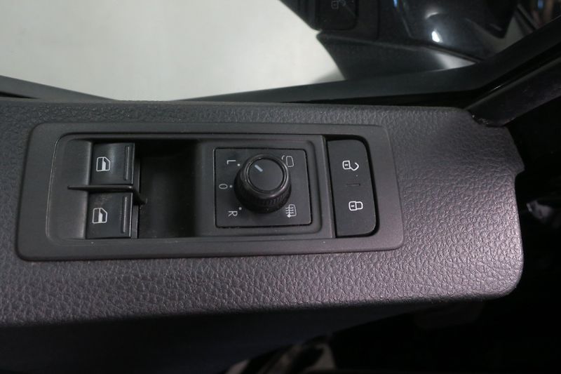 Volkswagen Caravelle (2016) T6 2.0 TDI 110kW Comfort DSG - fotka 8 z 47