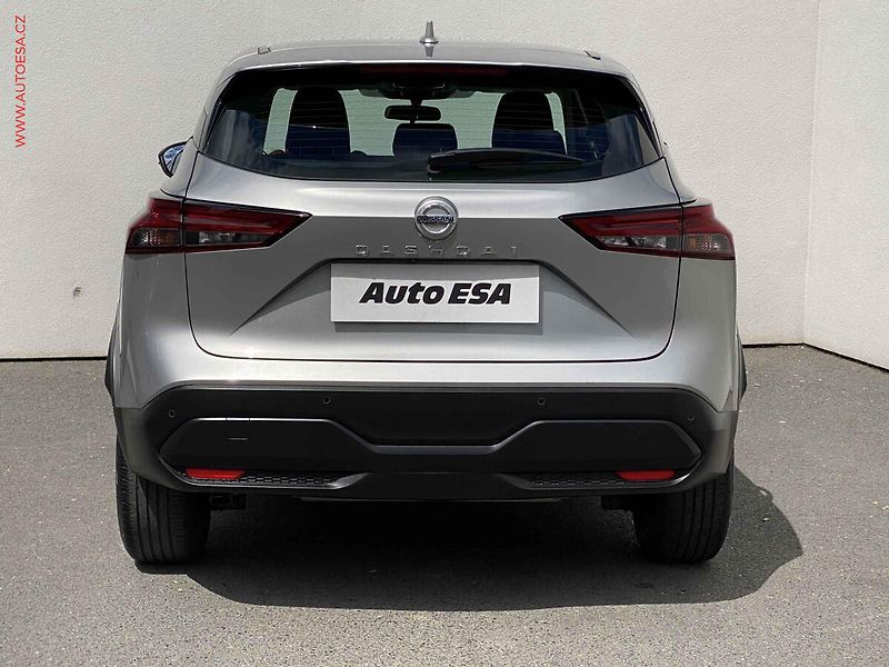 Nissan Qashqai (2021) 1.3 DIG-T, ČR, AT, LED - fotka 5 z 19