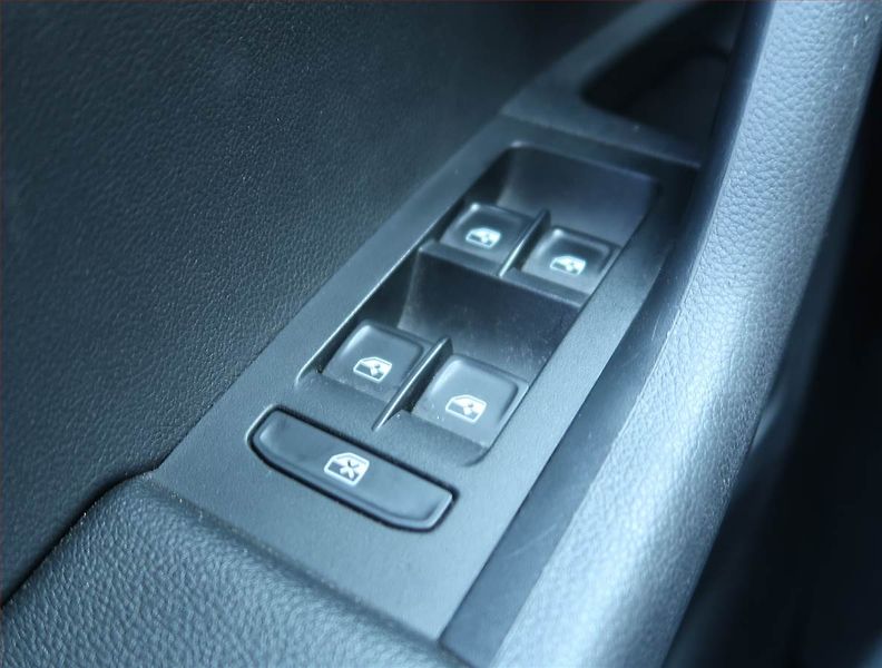 Škoda Octavia (2020) 1.5 TSI, Serv.kniha, Tempomat - fotka 13 z 17