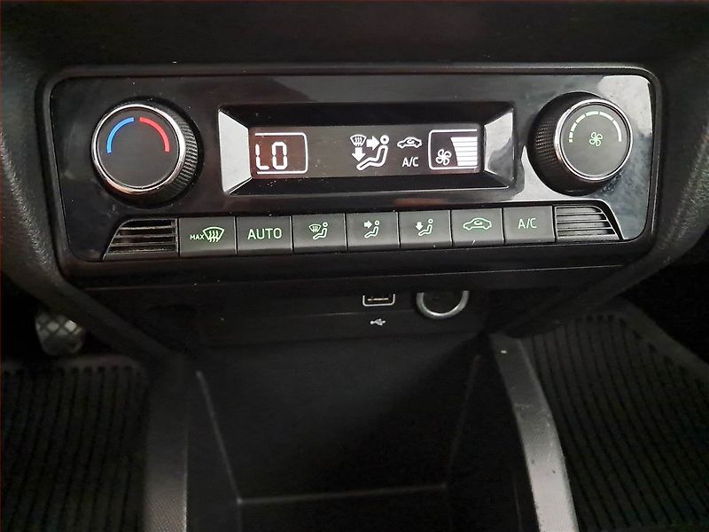 Škoda Fabia (2019) Ambition 1.0 TSI, Tempomat - fotka 13 z 30