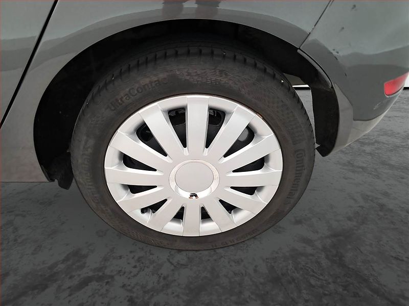 Ford Fiesta (2017) 1.25 - fotka 14 z 16