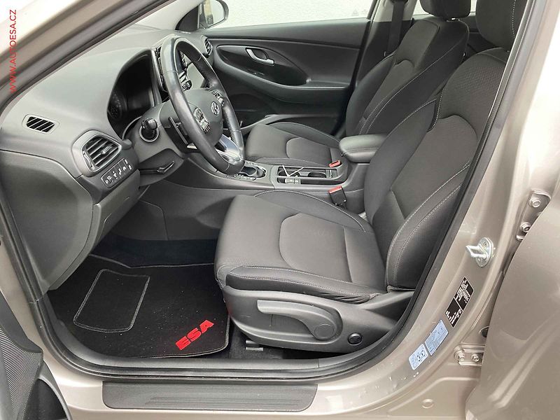 Hyundai i30 (2020) 1.4 i, 1.maj,ČR, servis - fotka 9 z 20