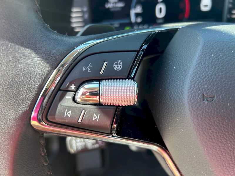 Škoda Superb (2023) COM GRT STY 4X4 TD 140/2.0 A7A - fotka 17 z 31
