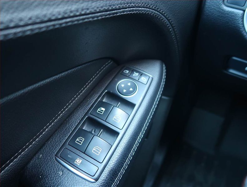 Mercedes-Benz GLE (2016) 500, 4X4, Automat, Kůže - fotka 15 z 16