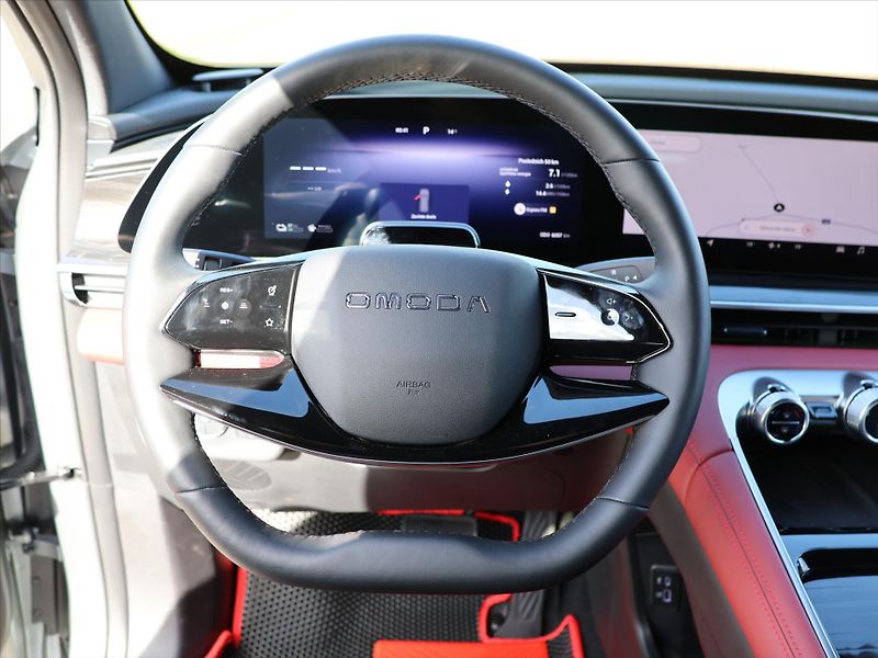Omoda 9 1.5 Hybrid 395KW CZ 7 let záru - fotka 19 z 40