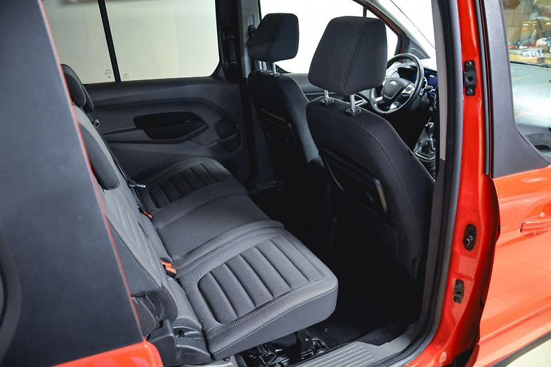 Ford Tourneo Connect (2020) Grand 1.5 TDCI TITANIUM PANORA - fotka 19 z 58