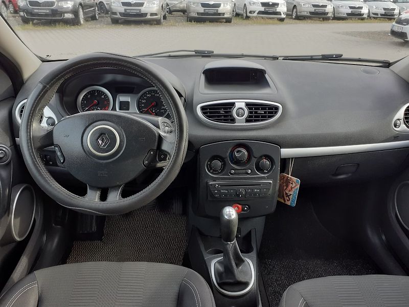 Renault Clio (2009) 1.5 DCi KLIMA - fotka 7 z 20