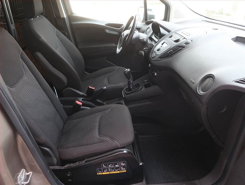 Ford Transit Courier (2019) Trend 1.5 TDCi, SR - fotka 9 z 15