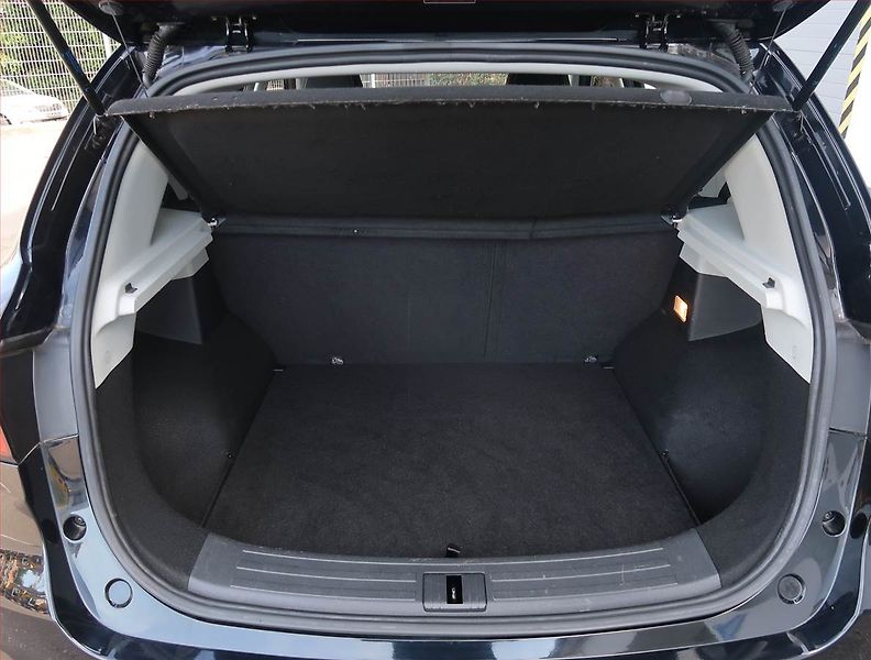 MG ZS (2019) EV 42.5 kWh, SoH 88%, Automat - fotka 14 z 23