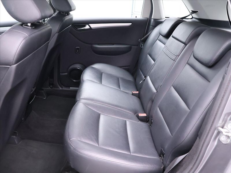 Mercedes-Benz Třídy B 2,0 D 80kW Automat CZ - fotka 13 z 28