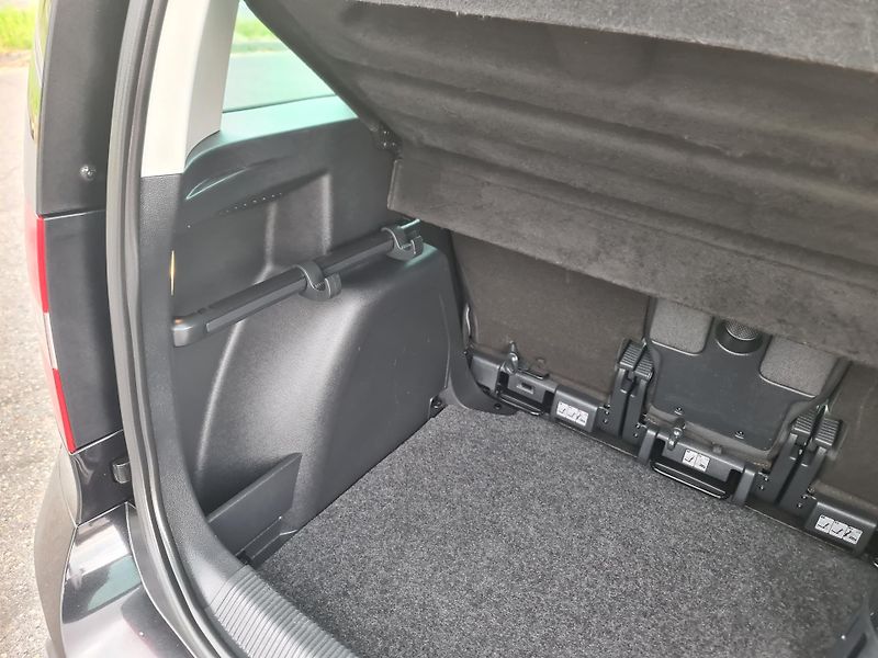 Škoda Yeti (2015) 2.0 TDi 103-KW 4x4 ADV OLOMOUC - fotka 52 z 76