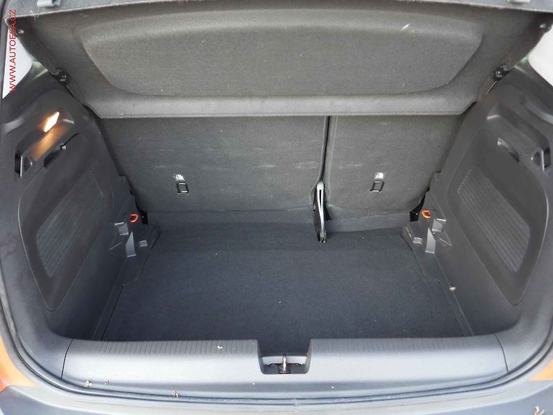 Opel Crossland (2021) 1.2 PT, 1.maj,ČR, servis - fotka 8 z 19
