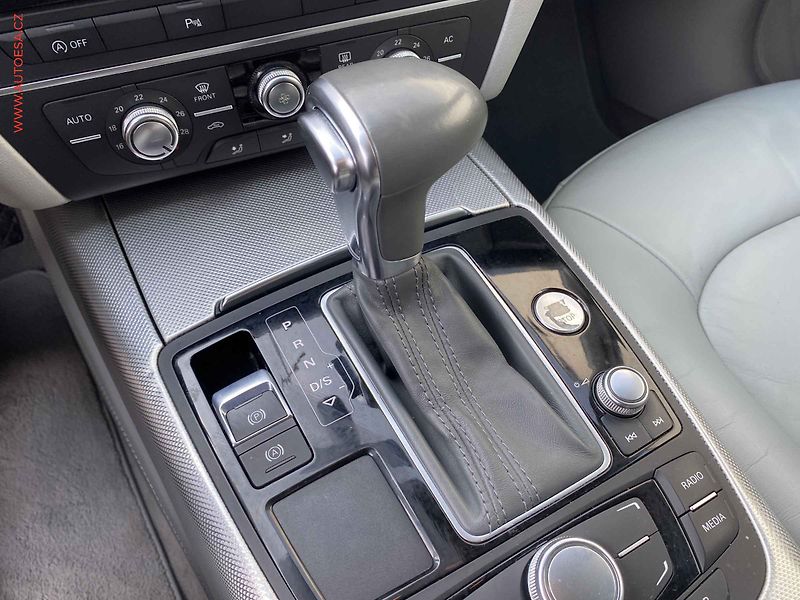Audi A6 (2012) 3.0TDi Quattro, AT, bixen - fotka 16 z 18